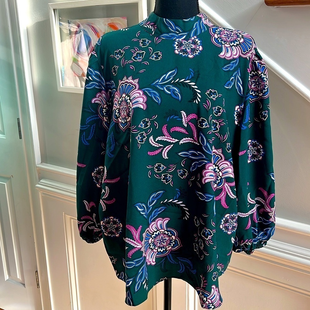 ANN TAYLOR FACTORY - FLORAL COLORFUL MOCK NECK BLOUSE - SIZE L